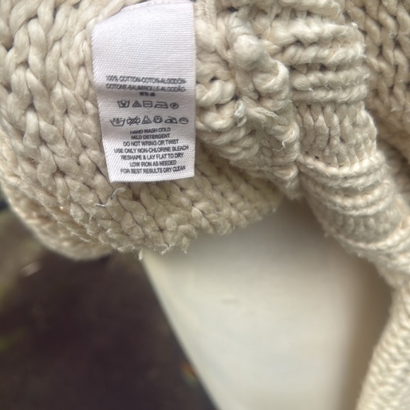 FREE PEOPLE CREAM CHUNKY KNIT COWL NECK SWEATER -S -🤩 - Picture 9 of 9